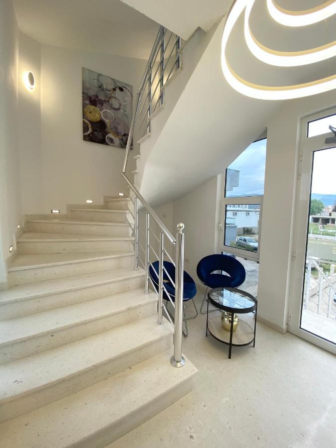 Apartmens Xhenis Lux Ούλτσιν Εξωτερικό φωτογραφία