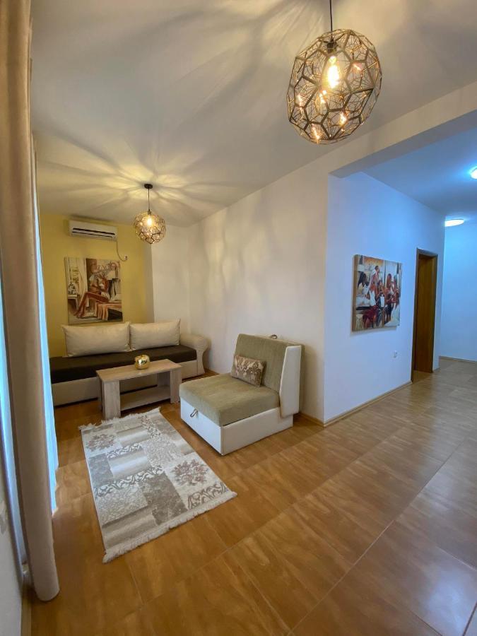 Apartmens Xhenis Lux Ούλτσιν Εξωτερικό φωτογραφία