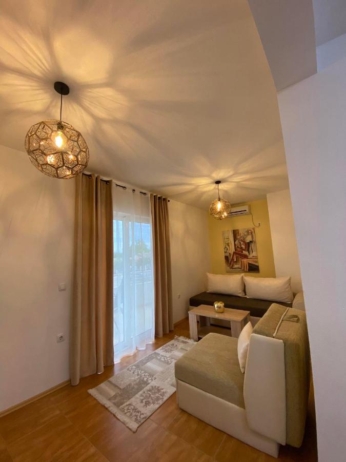 Apartmens Xhenis Lux Ούλτσιν Εξωτερικό φωτογραφία