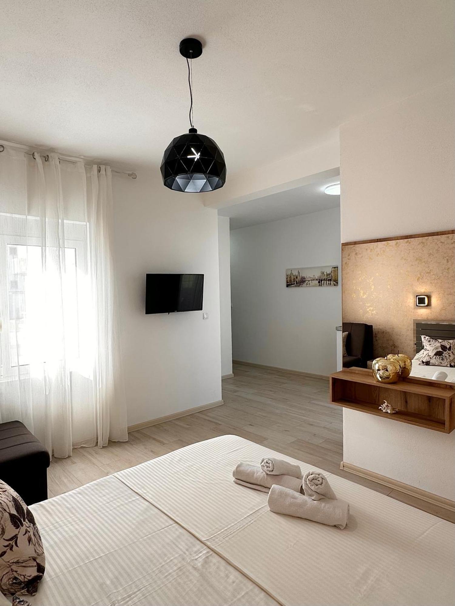 Apartmens Xhenis Lux Ούλτσιν Εξωτερικό φωτογραφία