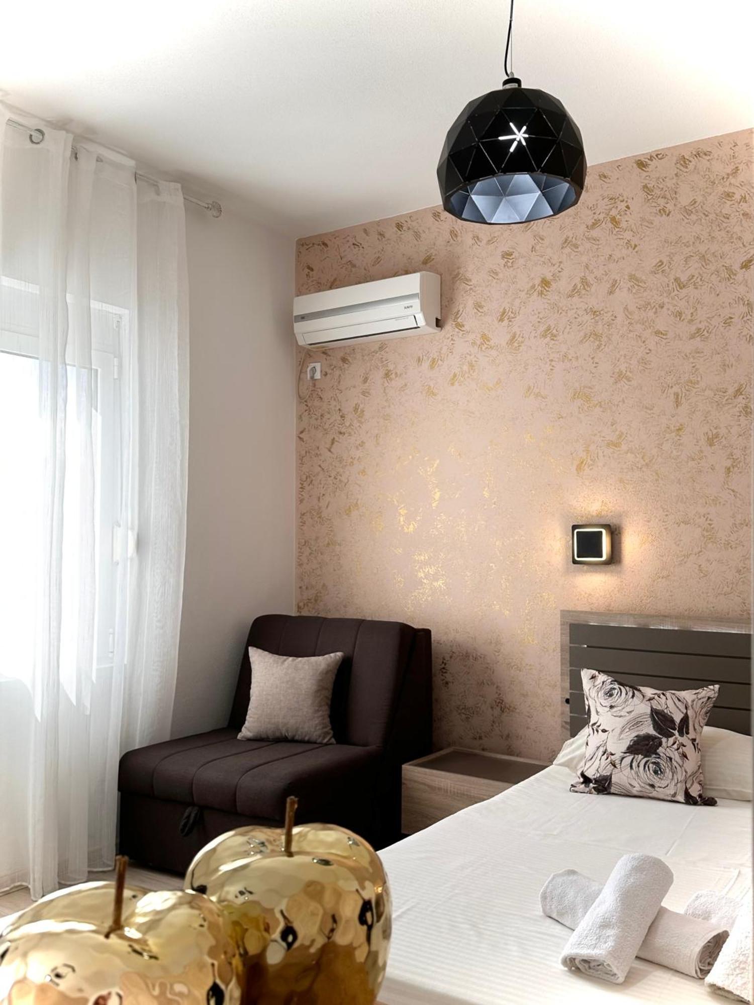 Apartmens Xhenis Lux Ούλτσιν Εξωτερικό φωτογραφία