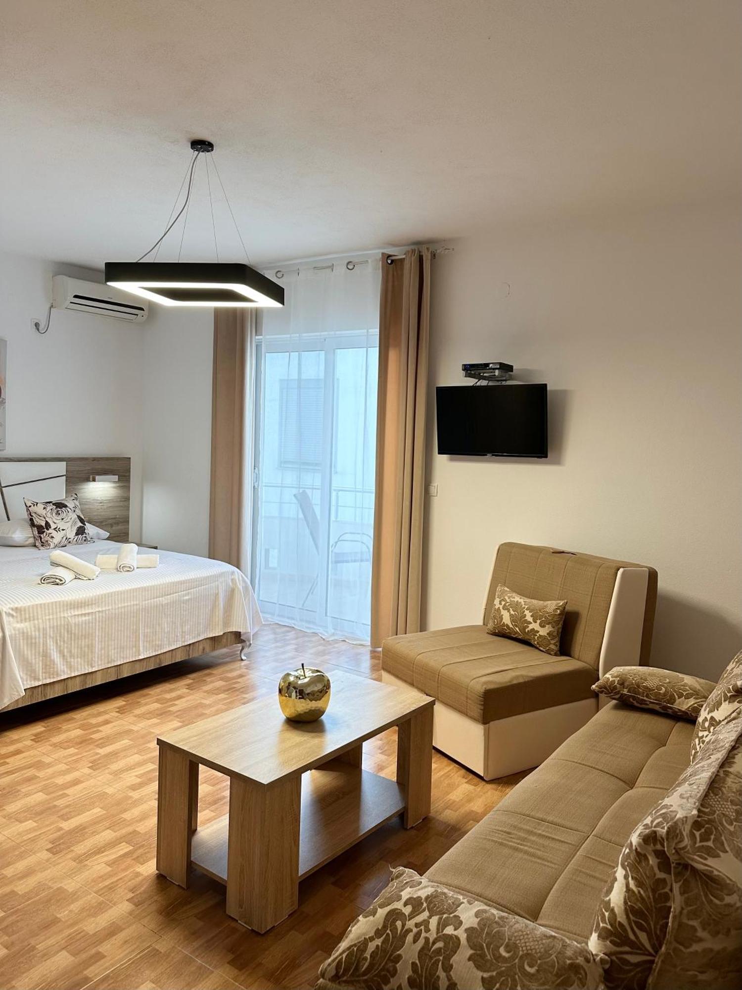 Apartmens Xhenis Lux Ούλτσιν Εξωτερικό φωτογραφία
