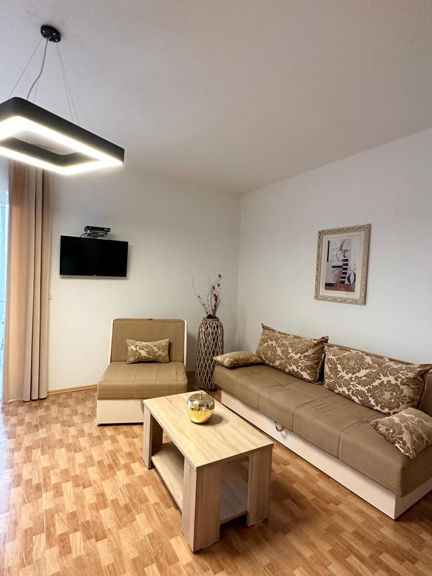Apartmens Xhenis Lux Ούλτσιν Εξωτερικό φωτογραφία