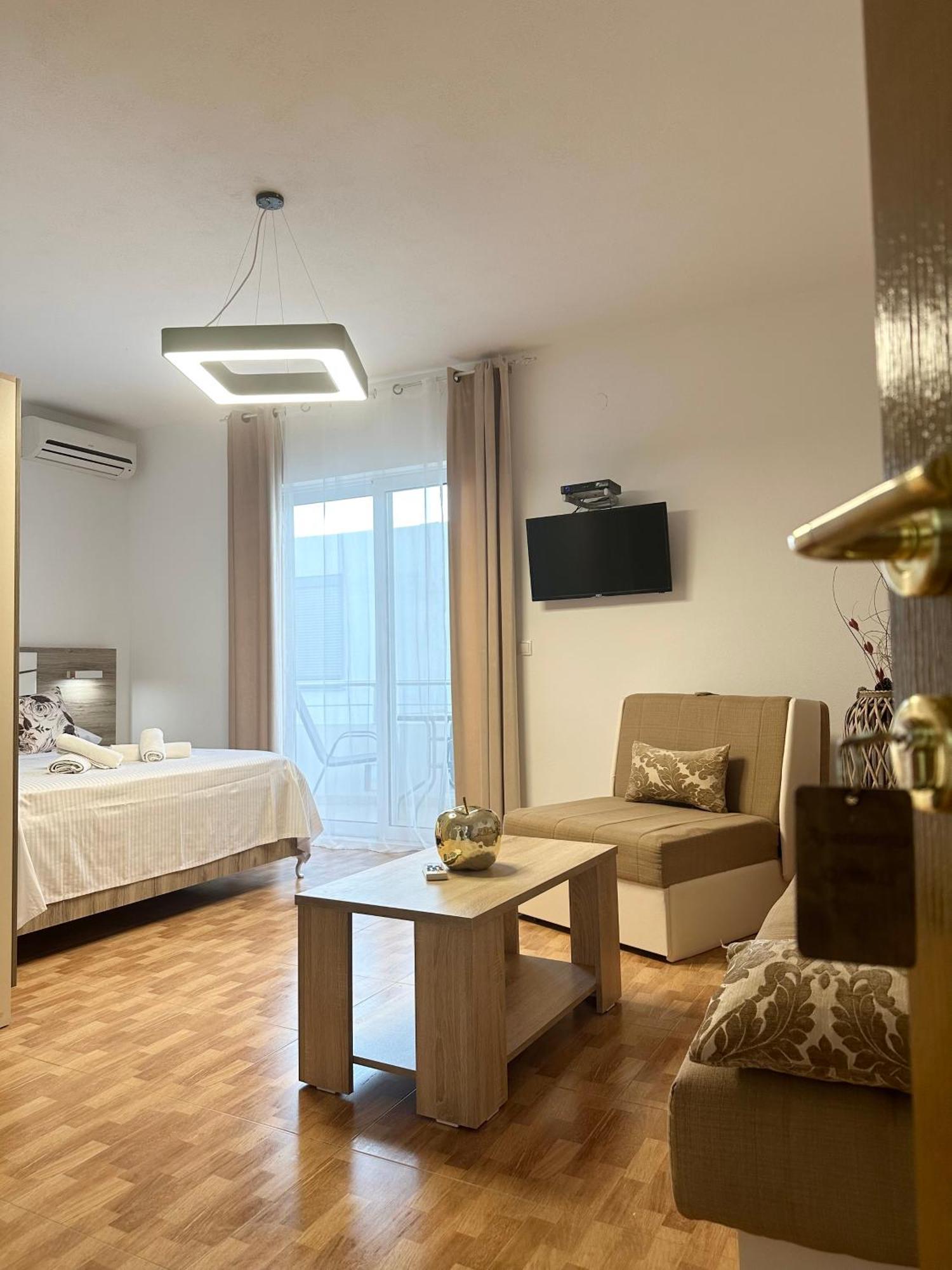 Apartmens Xhenis Lux Ούλτσιν Εξωτερικό φωτογραφία