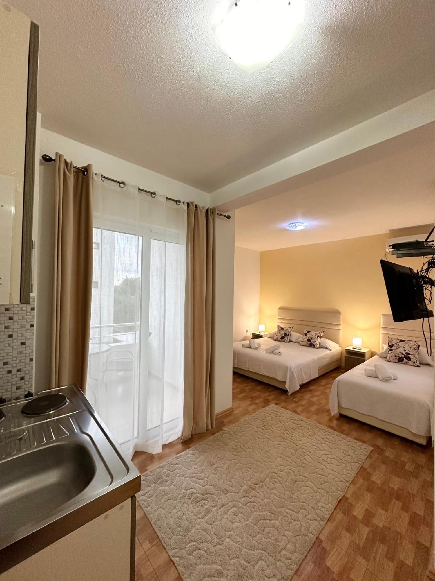 Apartmens Xhenis Lux Ούλτσιν Εξωτερικό φωτογραφία
