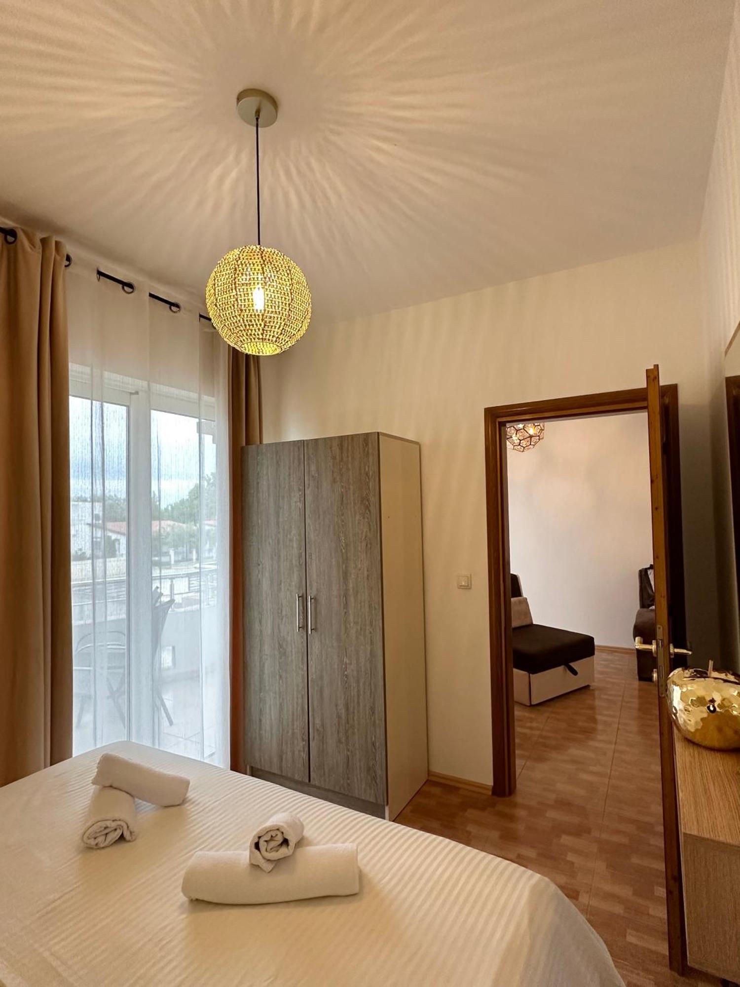 Apartmens Xhenis Lux Ούλτσιν Εξωτερικό φωτογραφία