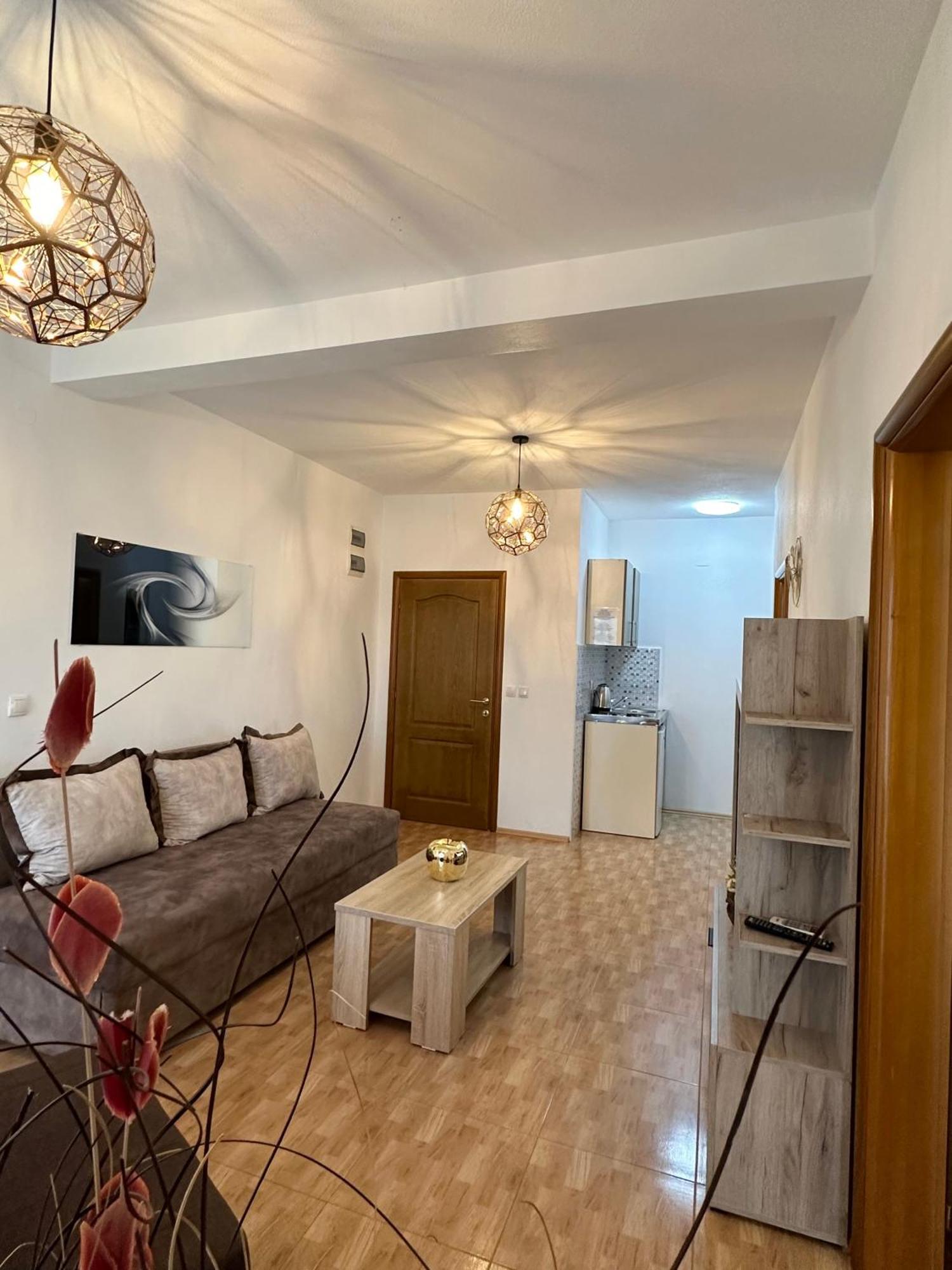 Apartmens Xhenis Lux Ούλτσιν Εξωτερικό φωτογραφία