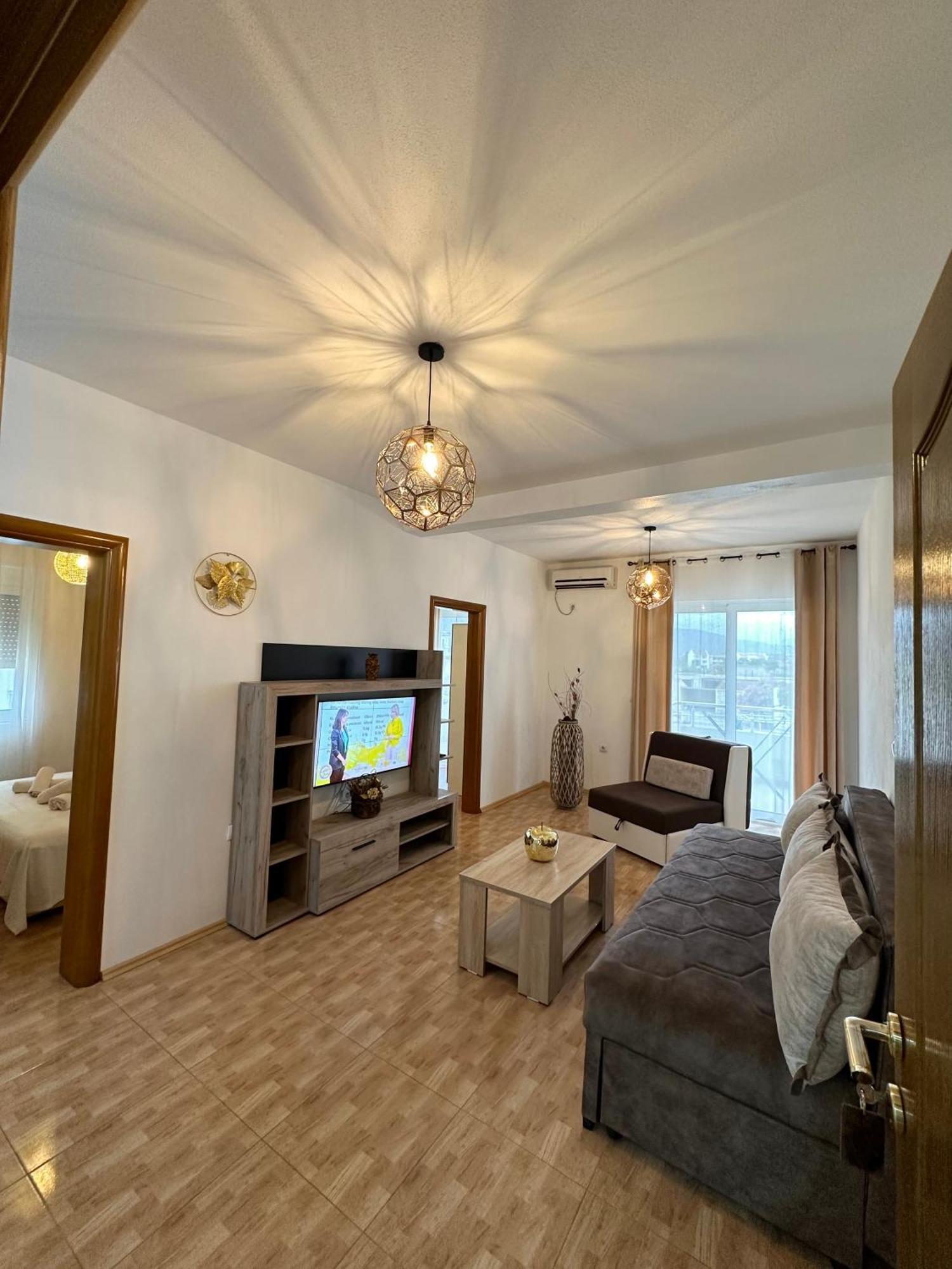 Apartmens Xhenis Lux Ούλτσιν Εξωτερικό φωτογραφία