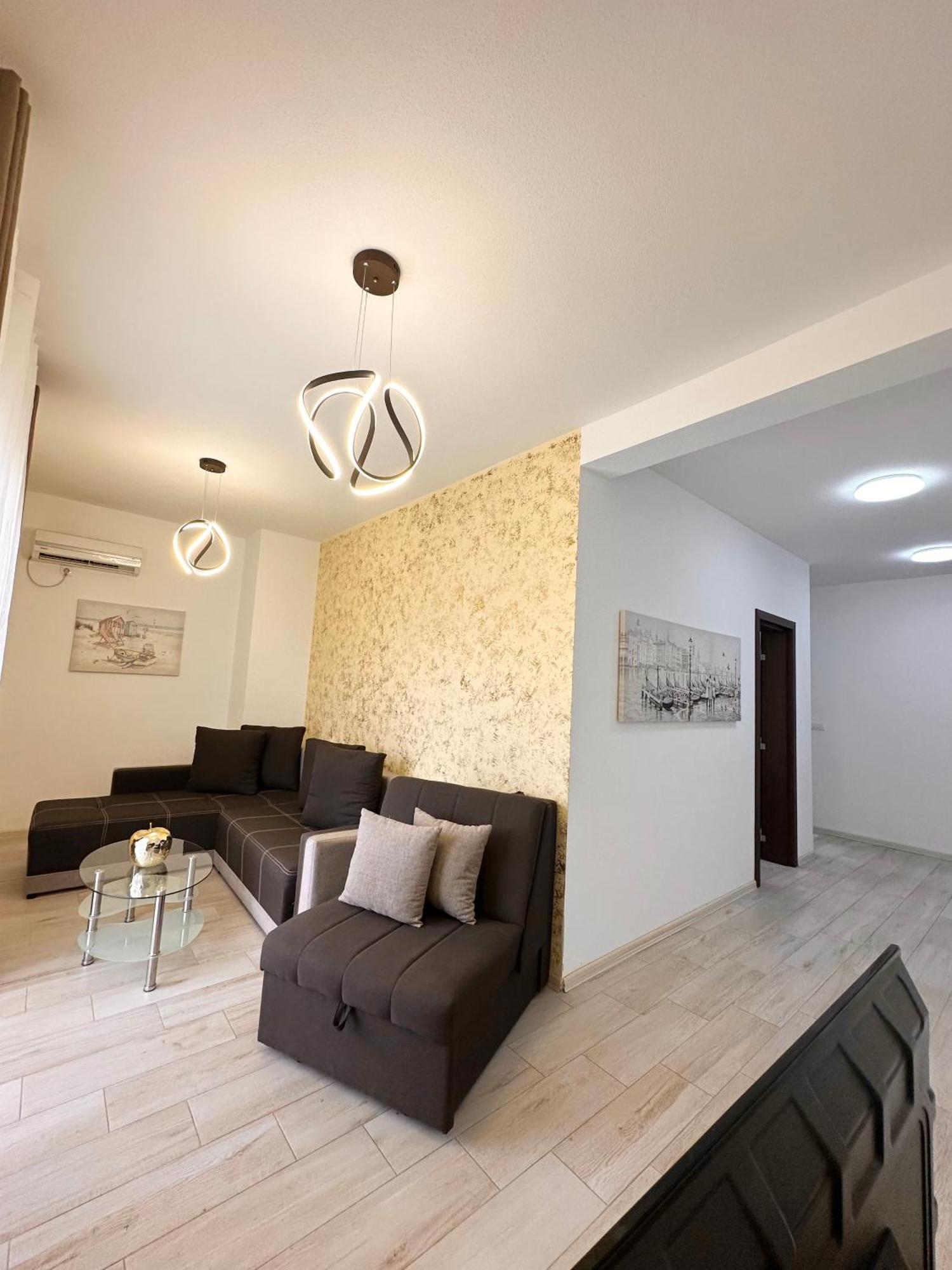 Apartmens Xhenis Lux Ούλτσιν Εξωτερικό φωτογραφία