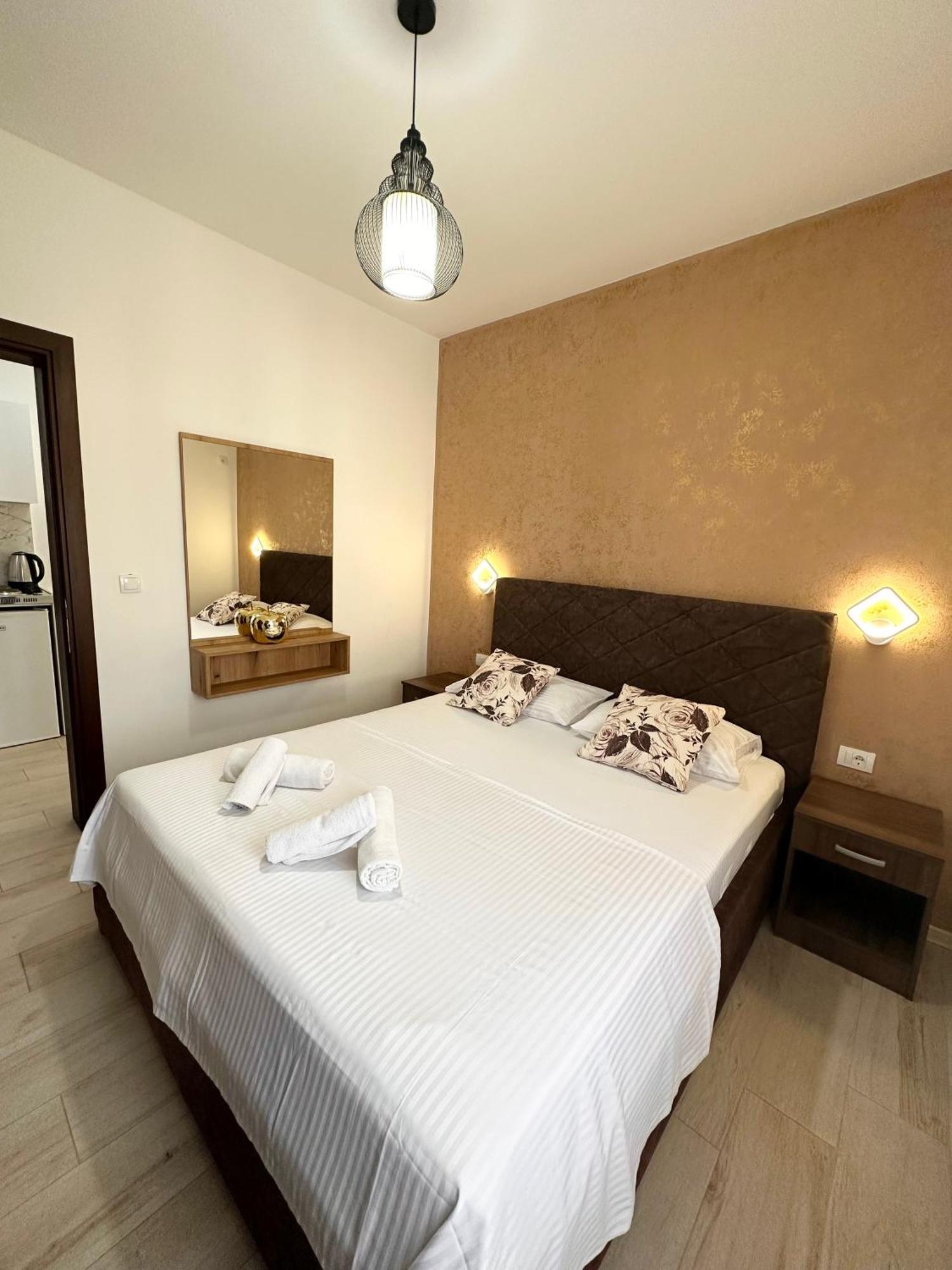 Apartmens Xhenis Lux Ούλτσιν Εξωτερικό φωτογραφία