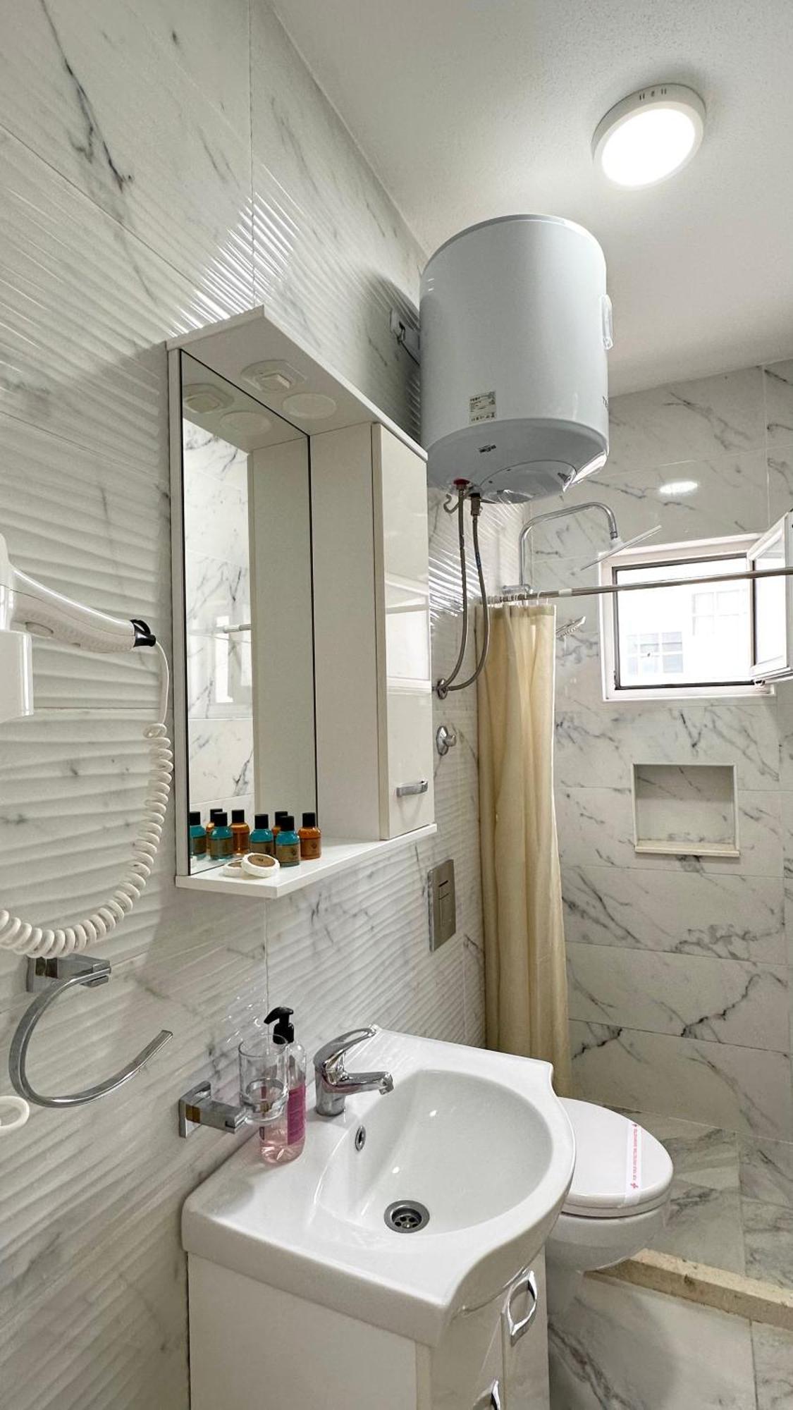 Apartmens Xhenis Lux Ούλτσιν Εξωτερικό φωτογραφία